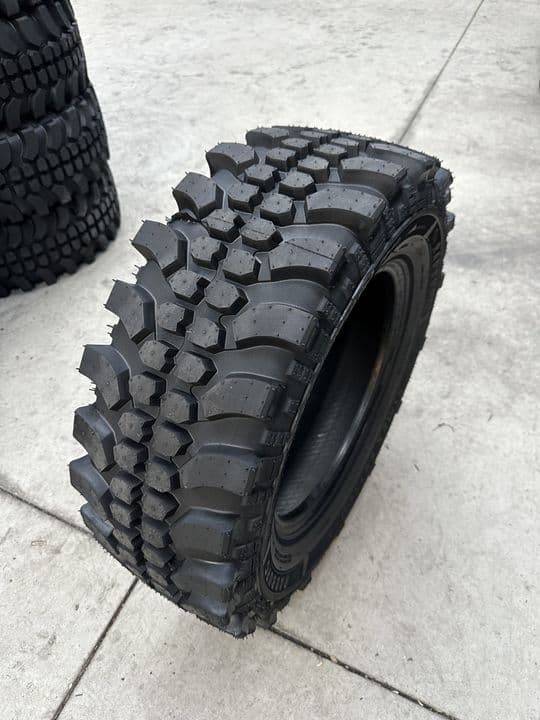 Reducere Anvelope Off-Road 195/80 R15 215/65 R16 235/75 R15 245/70 R16