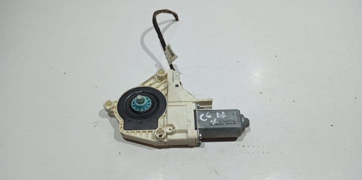 Motoras macara dreapta spate 8k0959812B Audi A6 4F/C6 [2004 - 2008]