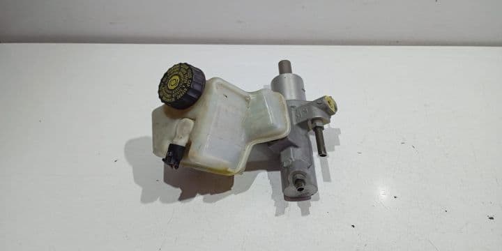 Pompa servofrana cu vas lichid servo A2044300102 Mercedes-Benz E-Clas