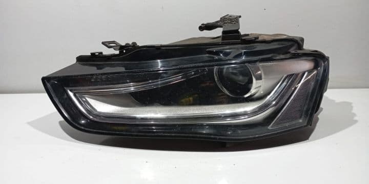 Far stanga complet xenon ( mic defect ) 8K0941005D Audi A4 B8/8K [fac