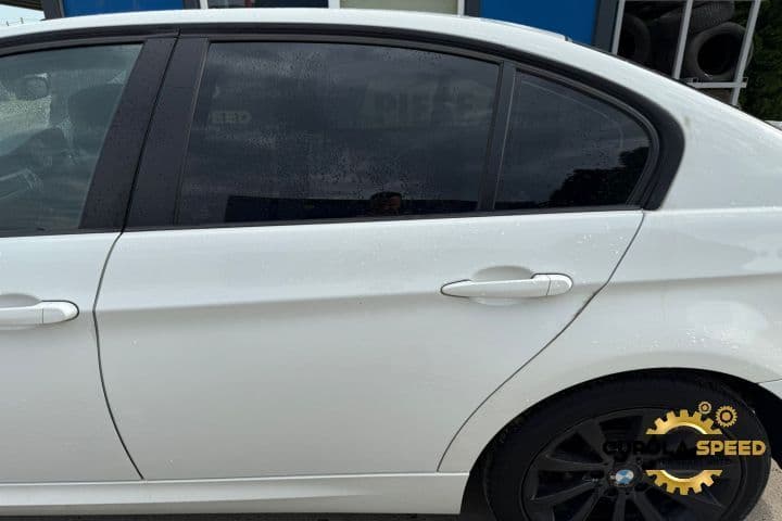 Usa Portiera spate stanga culoare ALPINWEISS (300) BMW Seria 3 E90 [f