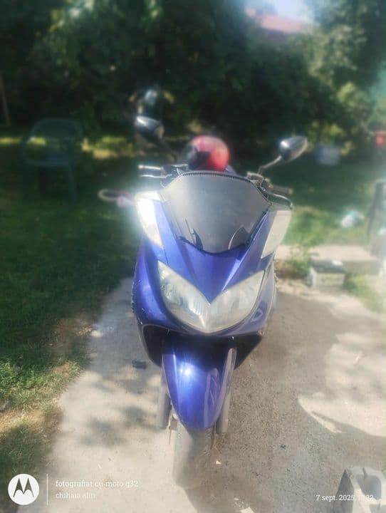 Vând sau schimb:Motor Yamaha Majesty yp 400