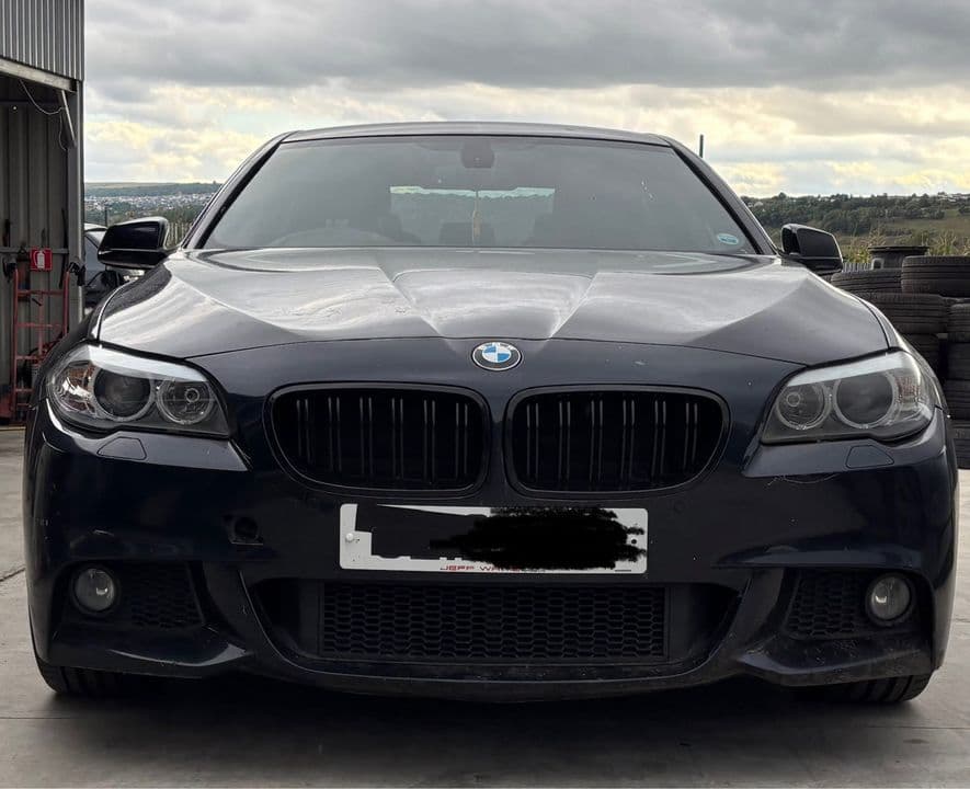 Dezmembrez BMW 520d F10 M-Pack ,Automat,Recaro piele,volan M