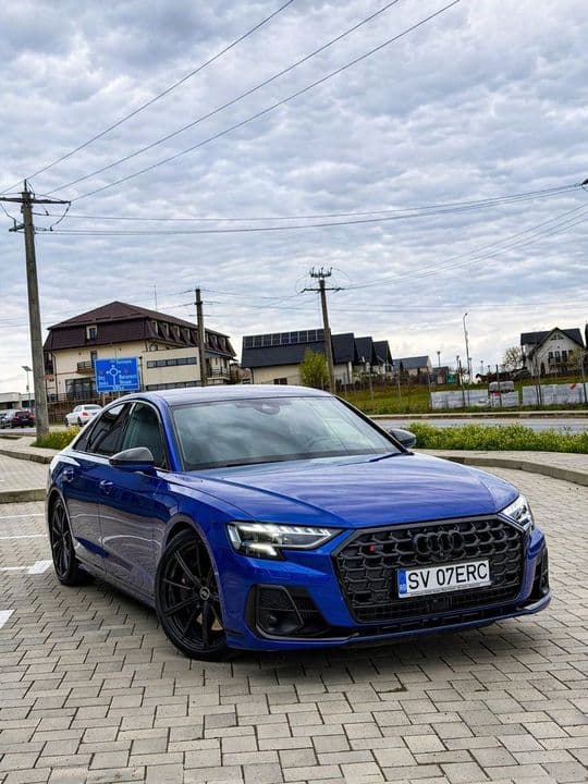 Audi S8