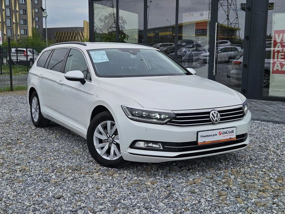 Volkswagen Passat 2.0TDI DSG / RAR Efectuat /Distributie noua + Discuri Fata / Spate noi