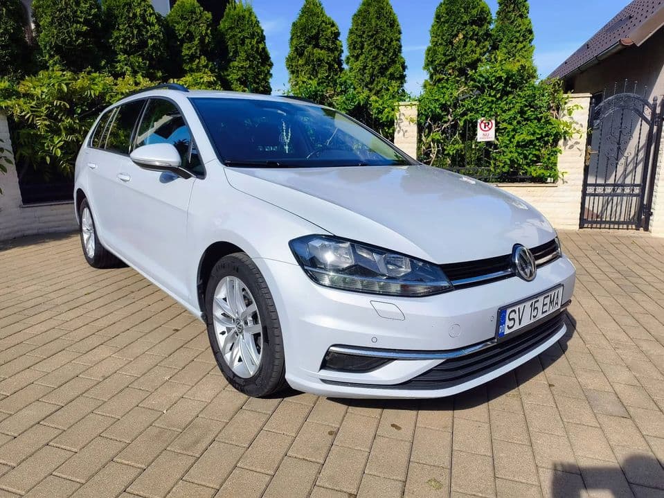 Volkswagen Golf Virtual cockpit Distronic Parbriz incalzit Scaune sport incalzite