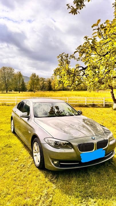 Vând bmw f10 520D