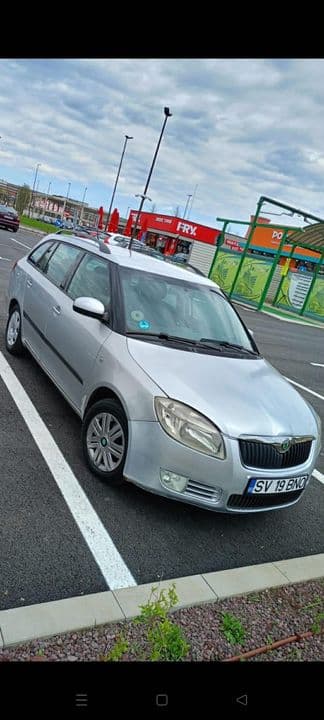 Vând Skoda Fabia