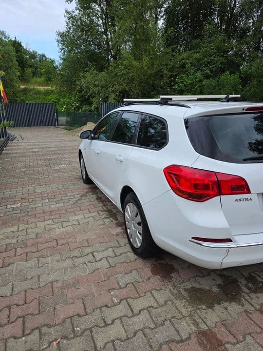 Opel astra sport tourer 2014
