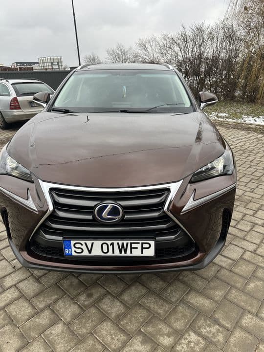 Vând Lexus Nx 300h