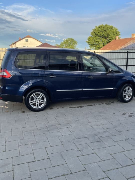 Ford~ galaxy~Titanyum.