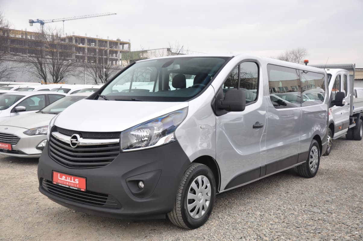 Opel Vivaro L2H1 9 locuri