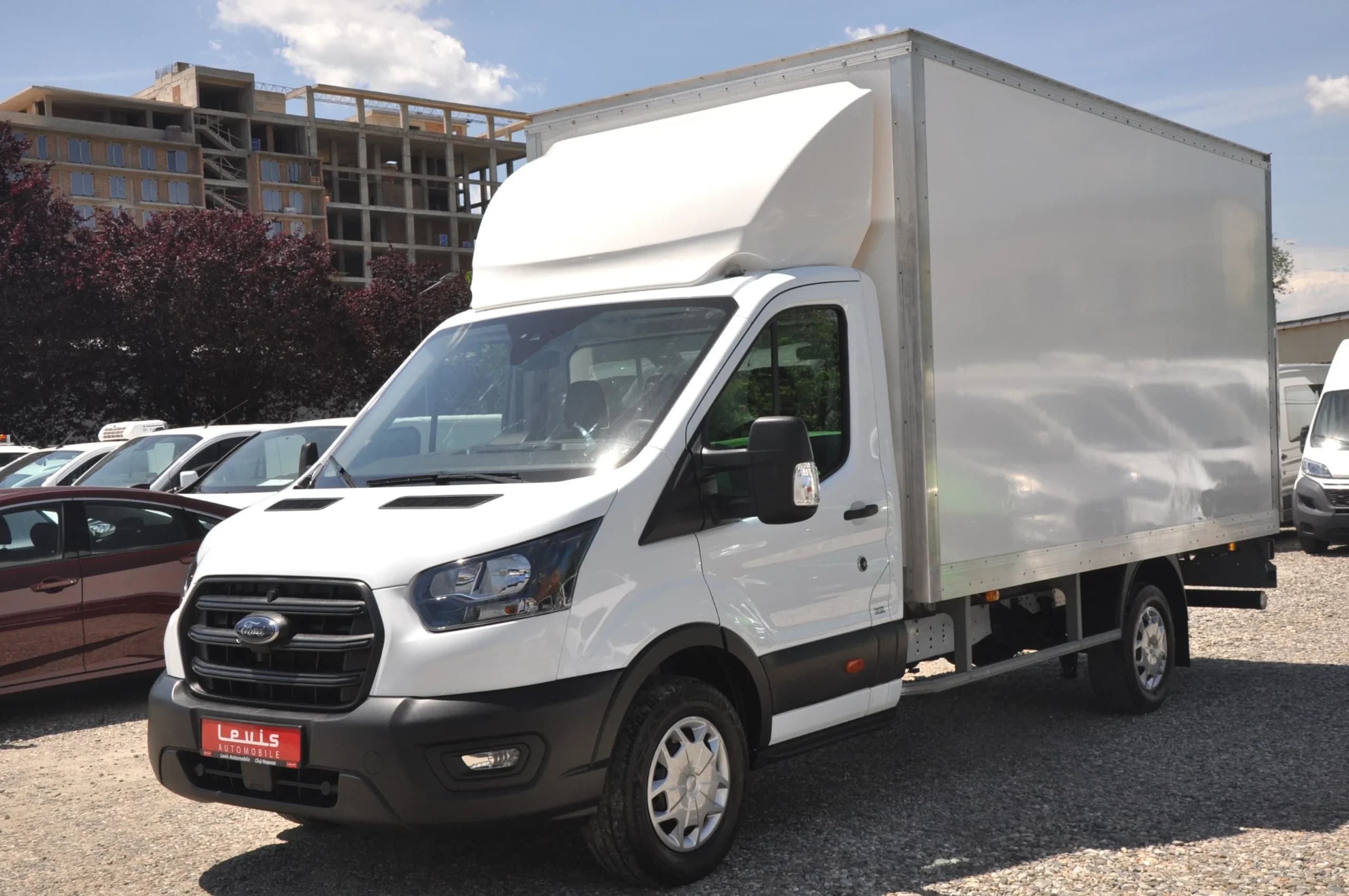Ford Transit L4 Cub + Lift