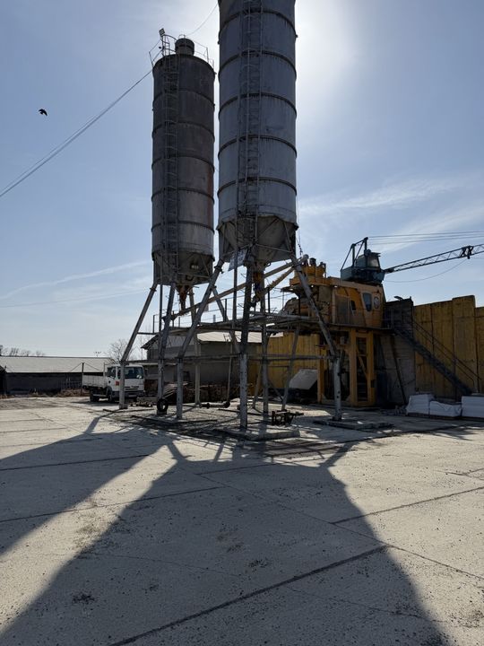 Vand statie betoane Cedomal C51/stivuitor clark cdp 25/2 compresoare ciment/motoare electrice