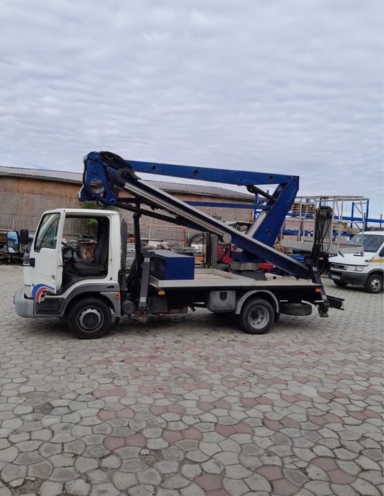 Nacela Nissan cabstar