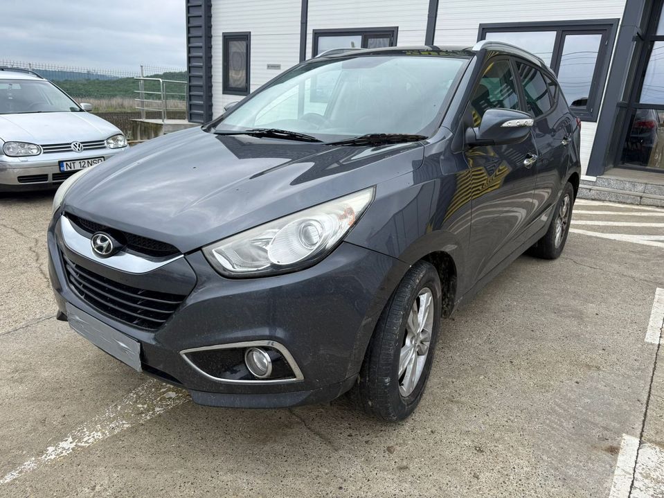 Dezmembrez Hyundai IX35 2010 negru 1.7 crdi D4FD cutie manuala